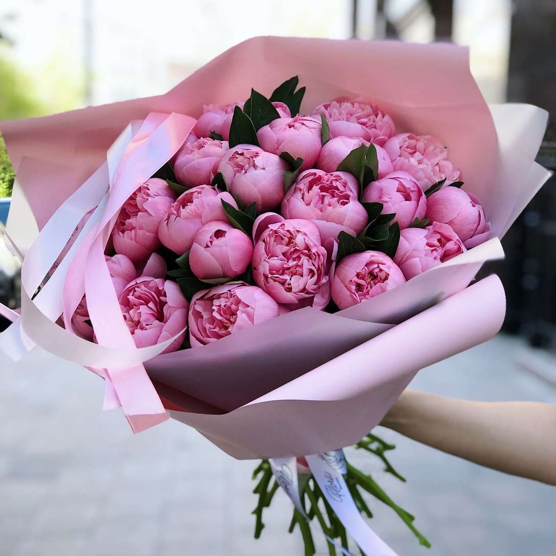 Букет из 25 пионов 