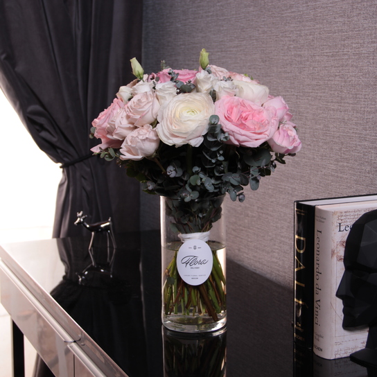 Букет "Richmond" в вазе