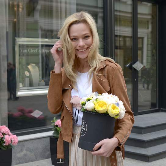 Букет "Fresh morning" в шляпной коробке Petit BLVCK Фото 2