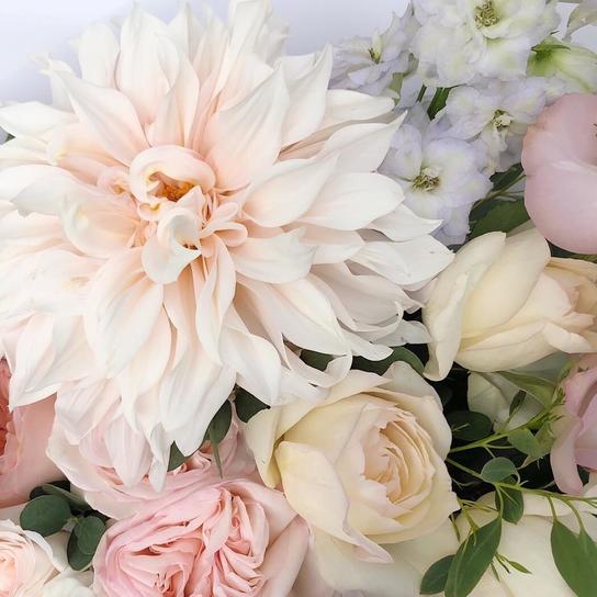 Букет с георгинами Фото 2