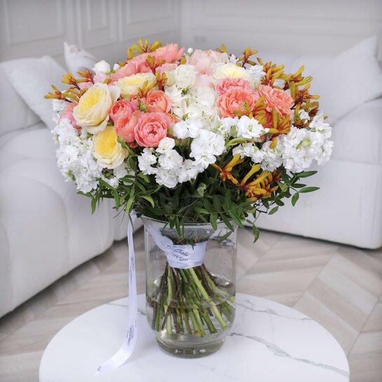 Букет "Gwinnett" в вазе Афина