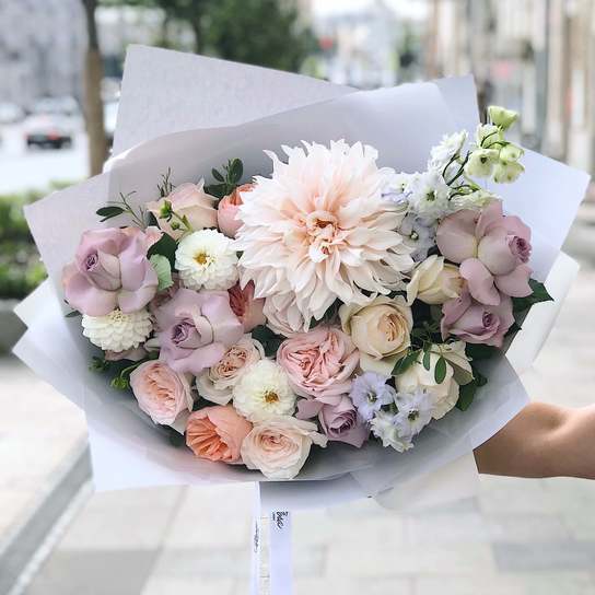 Букет с георгинами Фото 3