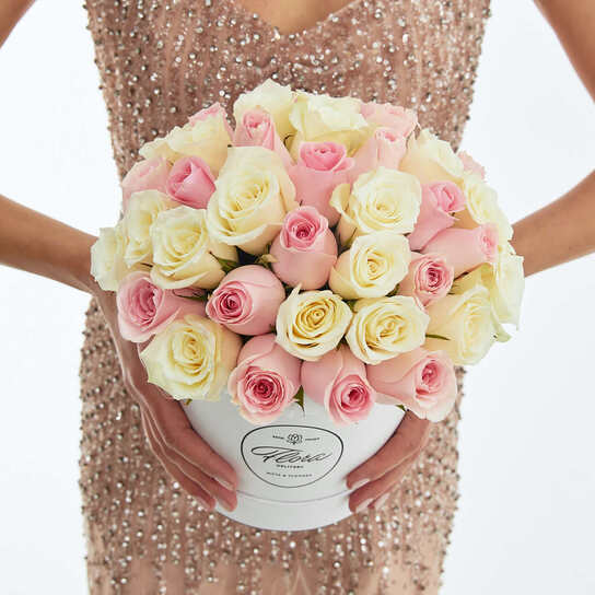 Шляпная коробка Petit "Микс роз" WHITE