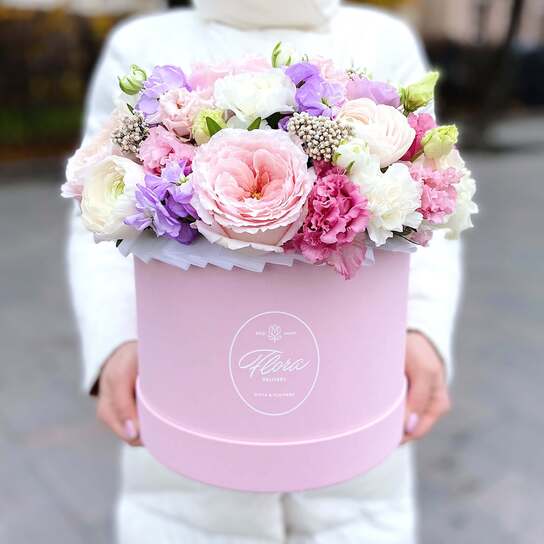 Букет "Zephyr" в шляпной коробке Mini-Grand PINK