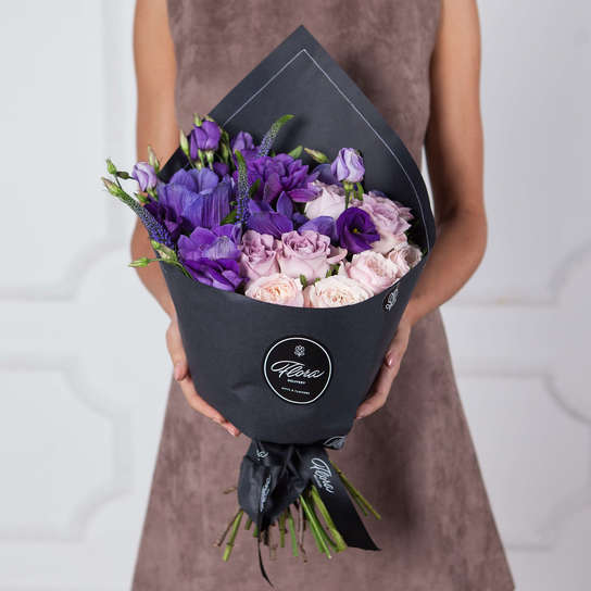 Букет в крафте "Purple galaxy" BLVCK