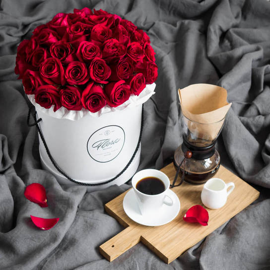 Шляпная коробка Grand "Розы Freedom" WHITE