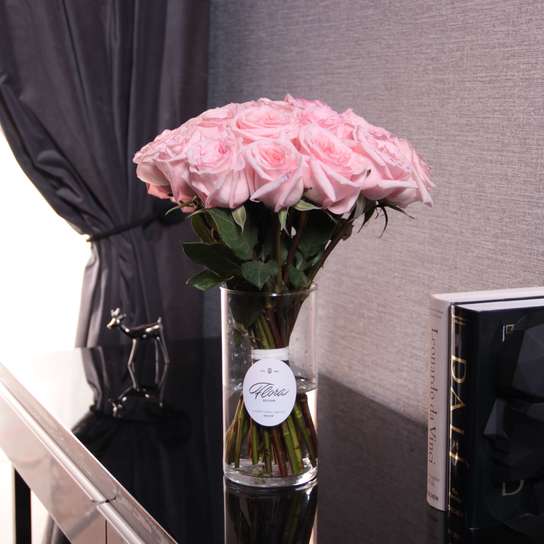 Букет из 25 роз "Pink O'Hara" в вазе