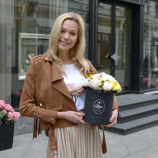 Букет "Fresh morning" в шляпной коробке Petit BLVCK Фото 4