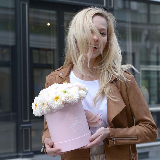 Георгины в шляпной коробке Petit PINK Фото 4