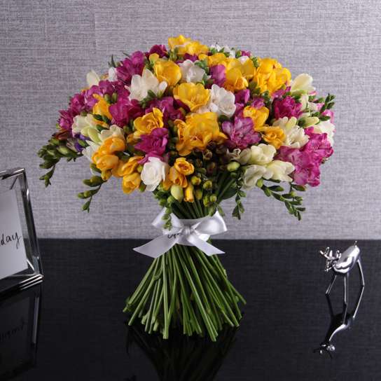 Букет из 101 Фрезии Фото 2