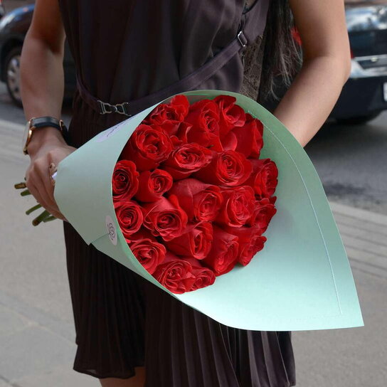 Букет из 21 розы "Red Kenya" GREEN