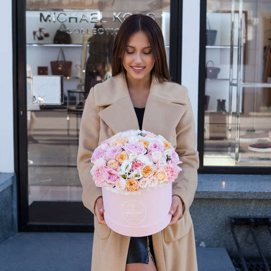 Букет "Adele" шляпной коробке Grand Mini PINK
