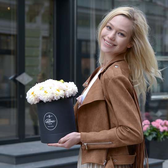 Георгины в шляпной коробке Petit BLVCK Фото 4