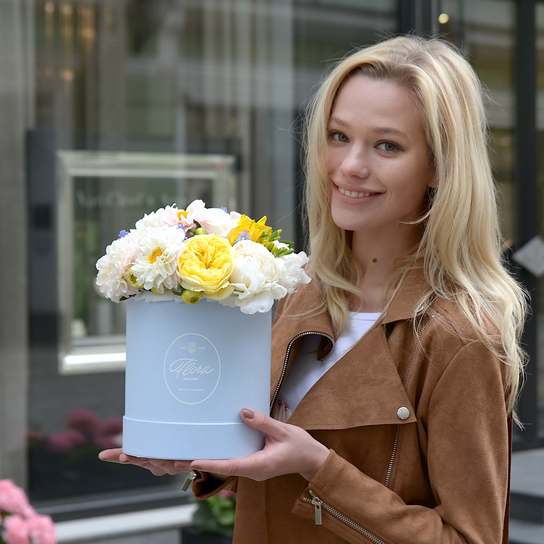 Букет "Fresh morning" в шляпной коробке Petit BLUE Фото 3