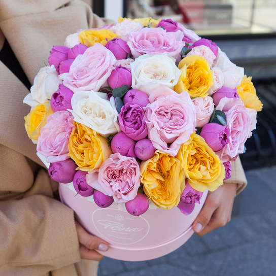 Букет "Clare" в шляпной коробке Grand Mini PINK