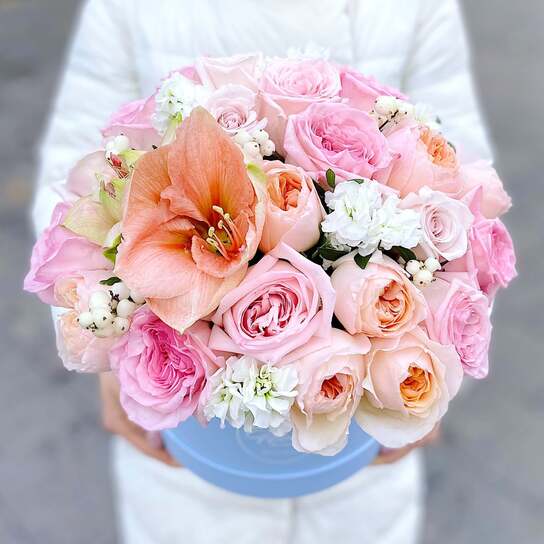 Букет "Peach Cream" шляпной коробке Grand Mini BLUE Фото 3