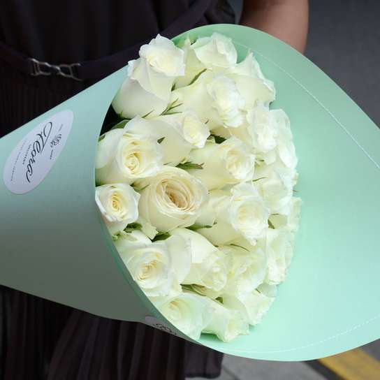 Букет из 21 розы "White Kenya" GREEN