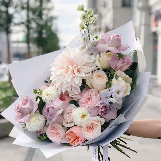 Букет с георгинами Фото 4