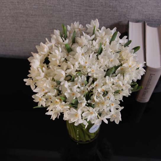 Букет из белых нарциссов Фото 4