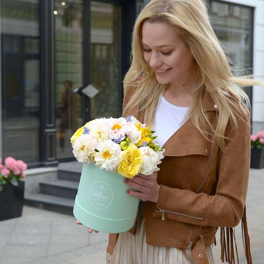 Букет "Fresh morning" в шляпной коробке Petit GREEN Фото 3