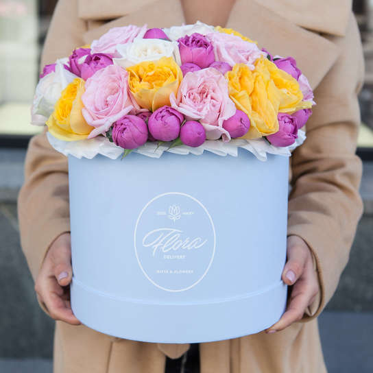 Букет "Clare" в шляпной коробке Grand Mini BLUE