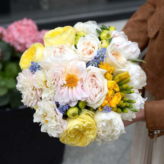 Букет "Fresh morning" в шляпной коробке Petit BLUE Фото 4