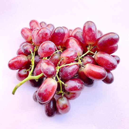 Виноград красный (0,5 кг)