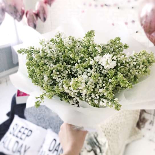 Букет белой сирени