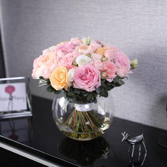 Букет "Adele" в вазе сфера