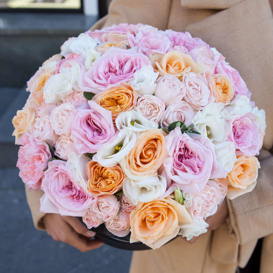 Букет "Adele" шляпной коробке Grand Mini BLVCK