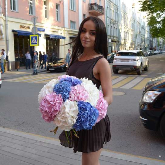 Букет из гортензий "Белая, Розовая, Синяя" (11 шт.)