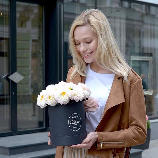 Георгины в шляпной коробке Petit BLVCK Фото 2