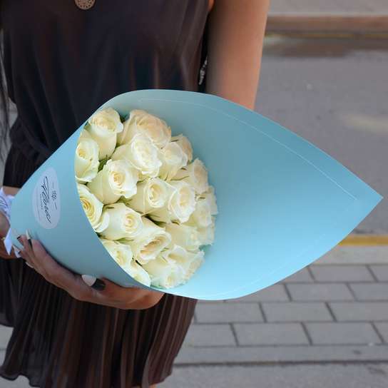 Букет из 21 розы "White Kenya" BLUE